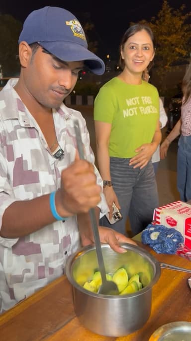 Avacado Sandwich
Address- Bullet Sandwich Vesu Surat
#avacadotoast #suratfood #suratstrertfood #gujaratfood #bullets...