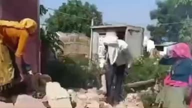 सपोटरा: सलेमपुर में सड़क निर्माण में अवरोधकों पर प्रशासन का पीला पंजा चला, कच्चे-पक्के अतिक्रमण किए ध्वस्त