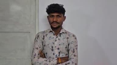 ઓખામંડળ: સુદર્શન સેતુ પર જાહેર માં હાથમા (છરી) રાખી ફોટો અને વીડિયો વાયરલ કરનાર ને ઓખા પોલીસે કાયદાનો પાઠ ભણાવ્યો