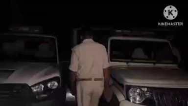 তিতাবৰ: তিতাবৰ স্থিত জগত সিঙৰ বাসগৃহত উপস্থিত ফৰেনছিকৰ দল , ছাত্ৰী গৰাকীৰ মৃতদেহ উদ্ধাৰ হোৱা স্থান পৰীক্ষা দলটোৰ