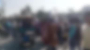 মাটিগাড়া: প্রতিবন্ধী এক মহিলাকে ধর্ষণ, অভিযুক্তের গ্রেপ্তারের দাবিতে শিলিগুড়ির বালাসন সেতু অবরোধ করে বিক্ষোভ স্থানীয়দের