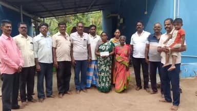 காளையார்கோவில்: உயிரிழந்த காவலரின் குடும்பத்துக்கு ‘1993 பேட்ஜ்’ காவலர்களின் 5 லட்சம் நிதியுதவி