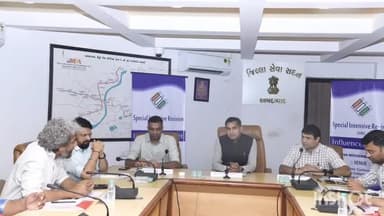 દેત્રોજ રામપુરા: કલેકટર કચેરી ખાતે કલેકટર સુજિત કુમારની આગેવાનીમાં બેઠક યોજાઈ