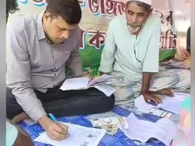 ভাঙড় ১: ভোট আসলে তো বোম নিয়ে ছুটবেন একটা পেন নিয়ে মানুষকে সহযোগিতা করুন আইএসএফ নেতাকর্মীদেরকে কটাক্ষ তৃণমূল নেতার