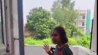 ஆவடி: அம்பத்தூரில் வீட்டில் அத்துமீறி நுழைந்த 2 பெண்களை மடக்கிப்பிடித்து போலீசாரிடம் ஒப்படைத்த மக்கள்