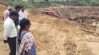 ஆலத்தூர்: மருதையாற்றின் குறுக்கே ரூ 10.9 கோடி மதிப்பீட்டில் 2 உயர்மட்ட பாலம் கட்டும் பணி, கலெக்டர் ஆய்வு