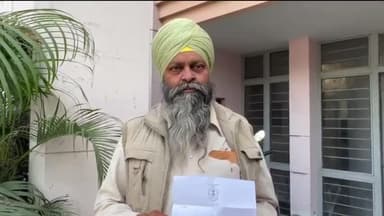 ਸੁਲਤਾਨਪੁਰ ਲੋਧੀ: ਹੜ੍ਹ ਪ੍ਰਭਾਵਿਤ ਪਿੰਡ ਪੱਸਣ ਕਦੀਮ ਤੇ ਹੋਰ ਪਿੰਡਾਂ ਦੇ ਲੋਕਾਂ ਨੂੰ ਸਰਕਾਰ ਵਲੋਂ ਮੁਆਵਜ਼ਾ ਰਾਸ਼ੀ ਦੀ ਵੰਡ ਕੀਤੀ ਗਈ