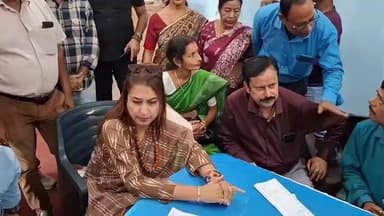 সিউড়ি ১: সিউড়ি পৌরসভার ৪ নম্বর ওয়ার্ডে SIR এর ফর্ম ফিলাপের ক্যাম্প পরিদর্শন করলেন সাংসদ শতাব্দী রায়