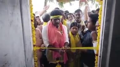 లబ్ధిదారుల కొత్త ఇంటిలో పాలు పొంగించిన మడకశిర ఎమ్మెల్యే ఎమ్మెస్ రాజు