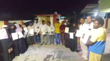 కుప్పం: ప్రధానమంత్రి ఆవాస్ యోజన పథకం కింద మంజూరైన లబ్ధిదారులకు మంజూరు పత్రాలు పంపిణీ