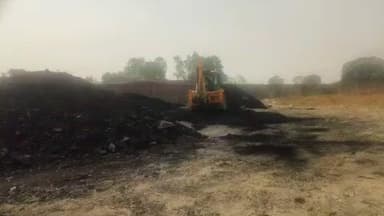 रामपुर बघेलान: राजस्व विभाग की अवैध कोयला गोदाम पर बड़ी कार्रवाई