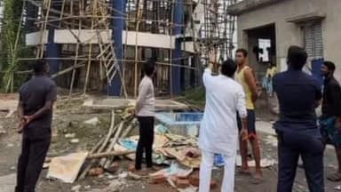 বজবজ ২: বজবজ দু'নম্বর ব্লকে বিভিন্ন এলাকার জলের সংকট মেটানোর জন্য তৈরি হচ্ছে নতুন জলের ট্যাঙ্ক পরিদর্শন করলেন পঞ্চায়েতের সভাপতি