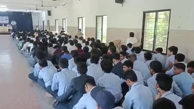 નડિયાદ: સેન્ટ મેરી હાઈસ્કૂલ ખાતે રાષ્ટ્રીય શિક્ષણ દિવસની ઉજવણી અંતર્ગત વિશિષ્ટ કાનૂની જનજાગૃતિ કાર્યક્રમનું આયોજન કરાયુ