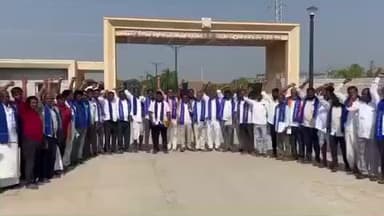 మహబూబ్ నగర్ అర్బన్: మాదాసి కురువలకు ఎస్సీ పత్రాలు ఇచ్చి న్యాయం చేయాలి' డిమాండ్ చేస్తూ జిల్లా కలెక్టర్ కార్యాలయం ముందు నిరసన