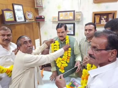 सारंगपुर: बड़वानी प्रवास पर सारंगपुर विधायक व मंत्री गौतम टेटवाल का ठीकरी, तलवाड़ा में भाजपा नेताओं ने किया स्वागत