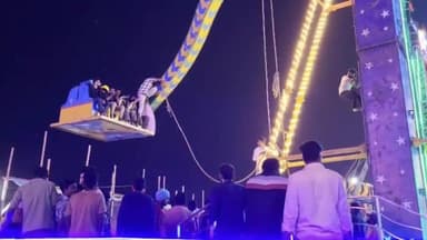 କଟକ ପୌରାଞ୍ଚଳ: କଟକ ବାଲିଯାତ୍ର ରେ ଅଧାରେ ଅଟକି ରହିଲା ଦୋଳି, ପୋଲିସ ଏବଂ ଅଗ୍ନିଶମ କର୍ମଚାରୀଙ୍କ ଦ୍ଵାରା ଉଦ୍ଧାର କାର୍ଯ୍ୟ ଜାରି