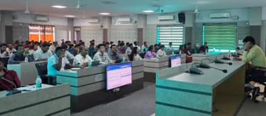 दंतेवाड़ा: दंतेवाड़ा के कलेक्टरेट सभाकक्ष में ई-ऑफिस क्रियान्वयन हेतु प्रशिक्षण कार्यक्रम आयोजित