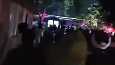 हंडिया: सैदाबाद में अनियंत्रित होकर पलटी टेम्पो, तीन लोग गंभीर रूप से हुए घायल