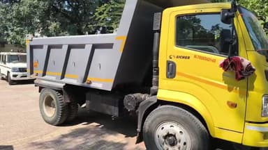 औंढा नागनाथ: अवैध वाळूची वाहतूक औंढा नागनाथ पोलिसांनी बस स्थानकाजवळ वाहन पकडले,१५ लाख १० हजाराचा मुद्देमाल जप्त;दोघांवर गुन्हा दाखल