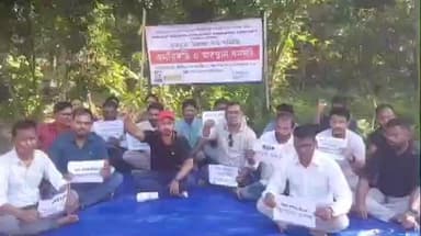 ডুমডুমা: ডুমডুমা উন্নয়ন খণ্ড কাৰ্যালয়ৰ সন্মূখত কৰ্মবিৰতি ও অৱস্থান ধৰ্মঘট কাৰ্যসূচী পালন