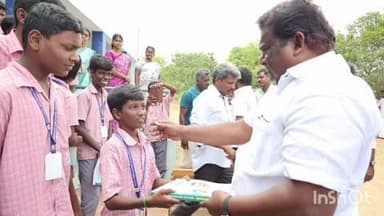 செந்துறை: நமங்குணம் அரசு உயர்நிலைபள்ளியில் வழிகாட்டி வினா,விடை தொகுப்பு வழங்கிய அமைச்சர் சிவசங்கர்