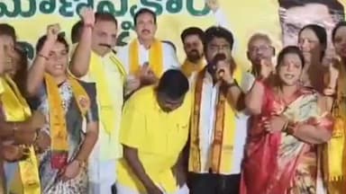 ఆమదాలవలస: పార్టీ బలోపేతానికి గ్రామ స్థాయిలో కమిటీలు కృషి చేయాలన్న ఆముదాలవలస నియోజకవర్గం ఎమ్మెల్యే కూన రవికుమార్