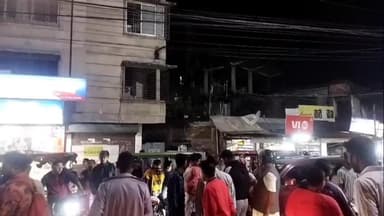 মাটিগাড়া: মদ খাওয়ার জন্যে চপ আনতে গিয়ে ফুলেশ্বরী এলাকায় ট্রেনে কাটা পরে মৃত্যু হল যুবকের