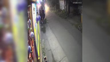 বারাসাত ১: দত্তপুকুরে বেপরোয়া গাড়ির তাণ্ডব: একের পর এক গাড়িতে ধাক্কা, গুরুতর আহত পথচারীরা; সিসিটিভি ফুটেজ প্রকাশ্যে