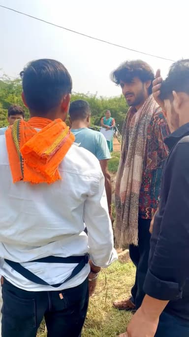 थोड़ा और प्रयास करो गिराने के लिए ,
Respect Girls help poor help animals
#apsgurjar #help #support #gwalior