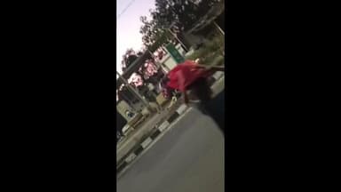 વડોદરા પશ્ચિમ: તાલુકા પોલીસ સ્ટેશન ની બિલકુલ સામે જ મારામારી, પોલીસ ઊંઘતી ઝડપાઈ