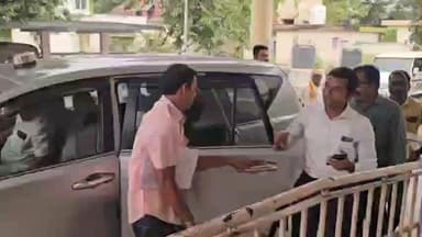 திருவெண்ணைநல்லூர்: திருக்கோவிலூர் வருவாய் வட்டாட்சியர் அலுவலகத்தில் வாக்காளர் பட்டியல் சிறப்பு தீவிர திருத்தம் குறித்து வாக்குச்சாவடி நிலை அலுவலர் செயலியில் (BLO ) உள்ளீ