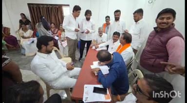 चिखली: चिखली येथे नगरपरिषद निवडणुकीसाठी इच्छुक उमेदवारांच्या मुलाखती संपन्न..