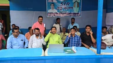 কেতুগ্রাম ১: SIR শুরু হতেই রাজ্যজুড়ে তৎপর শাসক শিবির, কেতুগ্রামে বিশেষ ‘SIR ওয়ার রুম'-এর তদারকি করলেন বিধায়ক শেখ শাহনওয়াজ