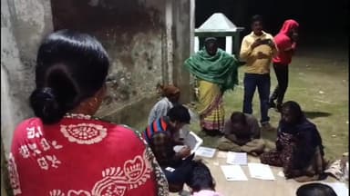 আউশগ্রাম ১: SIR নিয়ে এখন সড়গড়ম রাজ্য রাজনীতি, গুসকরার দোনাইপুরে সহায়তা শিবির পরিদর্শন করলেন পুরপ্রধান কুশল মুখোপাধ্যায়