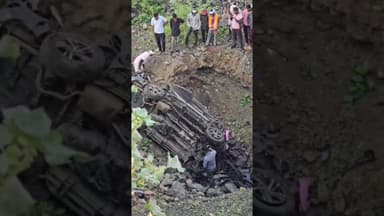 दिल्ली-मुंबई एक्सप्रेस वे पर अनियंत्रित होकर पुल से नीचे गिरी कार, 5 की मौत #ranapurlive