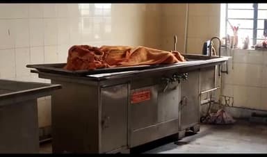 धनबाद/केंदुआडीह: न्यू विष्णुपुर में युवक ने फांसी लगाई, घरेलू विवाद का मामला, शव पोस्टमार्टम हाउस पहुंचा, पुलिस जांच में जुटी