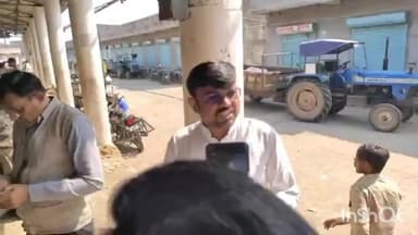 સાવરકુંડલા: સાવરકુંડલા યાર્ડમાં ટેકા ખરીદી અંગે ખેડૂતોની ફરિયાદ; AAP જિલ્લા પ્રમુખ નિકુંજ સાવલિયાની તાત્કાલિક મુલાકાત