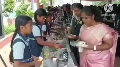 பவானி: காளிங்கராயன் பாளையம் பகுதியில் அமைந்துள்ள தனியார் பள்ளியில் குழந்தைகள் தின விழா முன்னிட்டு பாரம்பரிய உணவு திருவிழா