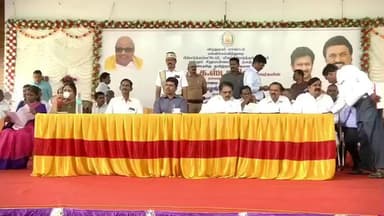 அருப்புக்கோட்டை: தேவாங்கர் ஆண்கள் மேல்நிலைப் பள்ளியில் மாணவ மாணவிகளுக்கு விலையில்லா மிதிவண்டியை அமைச்சர் வழங்கினார்