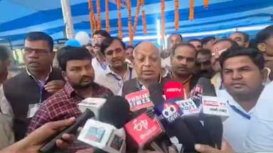 थावे: थावे मतगणना केंद्र पर चुनाव जीतने के बाद हथुआ के विधायक रामसेवक सिंह बोले- बचे हुए कार्य होंगे पूरे