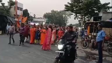 কালনা ১: বিহারে বিধানসভা নির্বাচনে বিজেপির বিপুল জয়, কালনায় আবির মেখে, মিষ্টিমুখ করিয়ে আনন্দ উৎসবে মাতলেন বিজেপি কর্মীরা