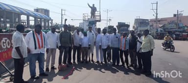 వర్ధన్నపేట: వర్ధన్నపేట పట్టణంలో జూబ్లీహిల్స్ లో, కాంగ్రెస్ పార్టీ విజయం సాధించడంతో మండల అధ్యక్షుని ఆధ్వర్యంలో సంబరాలు