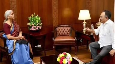 হাঁসখালি: ডিসেম্বর মাসে তাঁত শ্রমিকদের সরাসরি কথা বলতে আসছেন কেন্দ্রীয় অর্থমন্ত্রী।