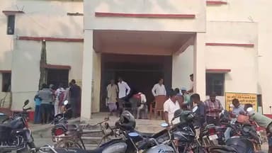 हनुमाननगर: रवि फसल को लेकर हनुमान नगर प्रखंड कृषि कार्यालय में बीज के लिए पहुंचे किसान