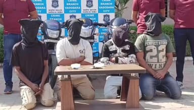 વડોદરા દક્ષિણ: રીઢા આરોપીઓ ની ગેંગ પાણીગેટ અજબડી મિલ પાસે થી ઝડપાઈ
