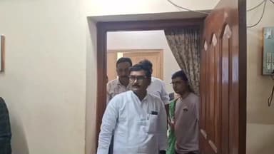 কাটোয়া ২: দাঁইহাট পৌরসভায় পৌরপতি নির্বাচনকে কেন্দ্র করে বিশৃঙ্খলা, তৃণমূলের গোষ্ঠী কোন্দল প্রকাশ্যে, ৭-জন মানলেন না নতুন পৌরপতিকে