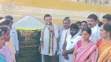 తాడ్వాయి: తాడ్వాయి లో అంగన్వాడి భవన నిర్మాణానికి, భూమి పూజ చేసిన, ఎల్లారెడ్డి ఎమ్మెల్యే మదన్ మోహన్ రావు