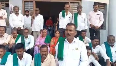 ಅಥಣಿ: ಕಬ್ಬು ಬೆಳೆಗಾರರಿಗೆ ರಾಜ್ಯ ಸರ್ಕಾರ ಮೋಸ ಮಾಡಿದೆ: ಪಟ್ಟಣದಲ್ಲಿ ಮಹಾದೇವ ಮಡಿವಾಳ ಆಕ್ರೋಶ