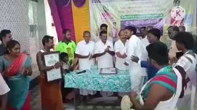 பவானி: பாலக்காட்டூரில் பம்பை அடித்து சாதனை படைத்த இரண்டு மாணவர்கள்