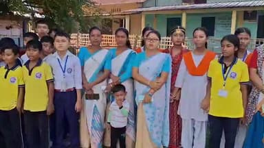 কদম: বধাকৰাৰ শংকৰদেৱ শিশু নিকেতনত শিশু দিৱস উদযাপন,
ছাত্র ছাত্রী সকলৰ দ্বাৰা প্ৰথমখন হাতে লিখা আলোচনী উন্মোচন